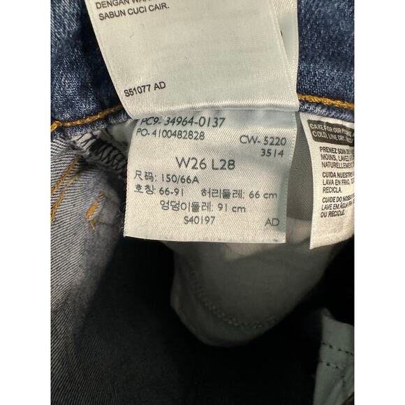 Levi’s women’s wedgie straight distressed knee jeans size 26 - Picture 8 of 8